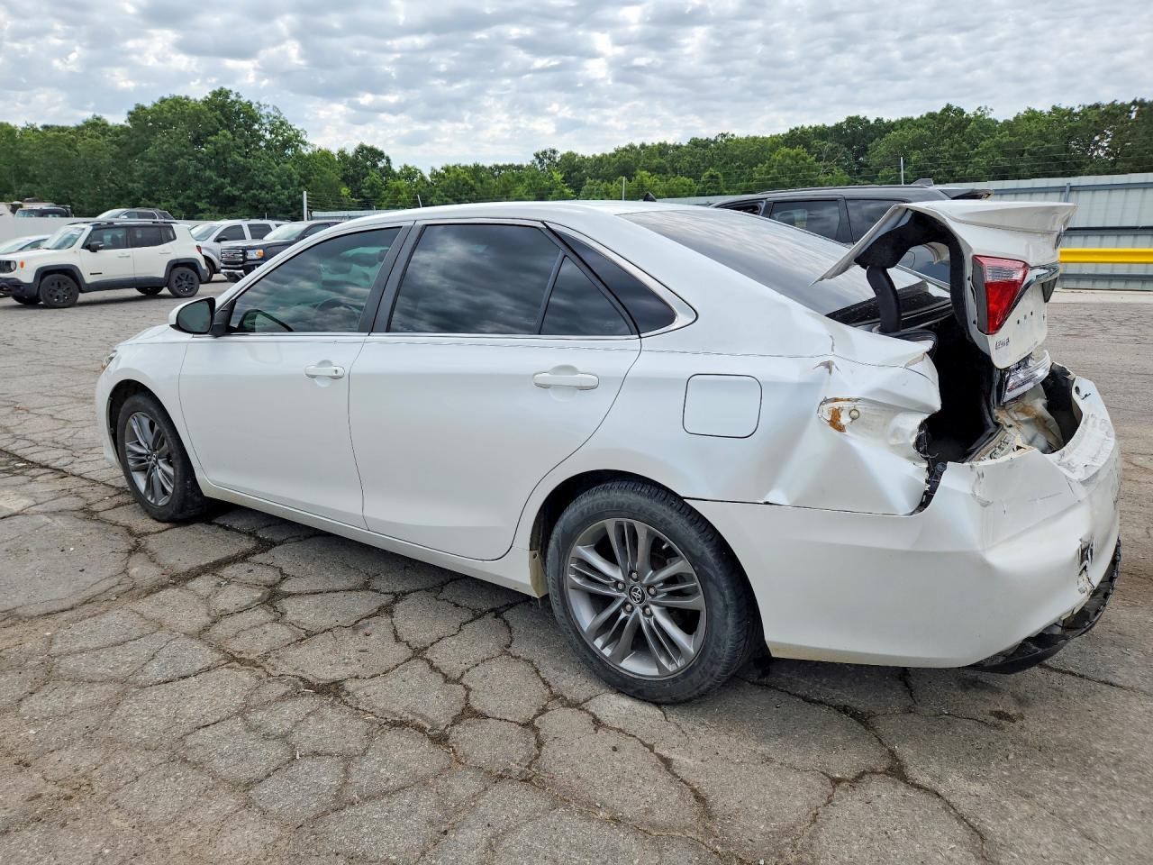 2016 TOYOTA CAMRY