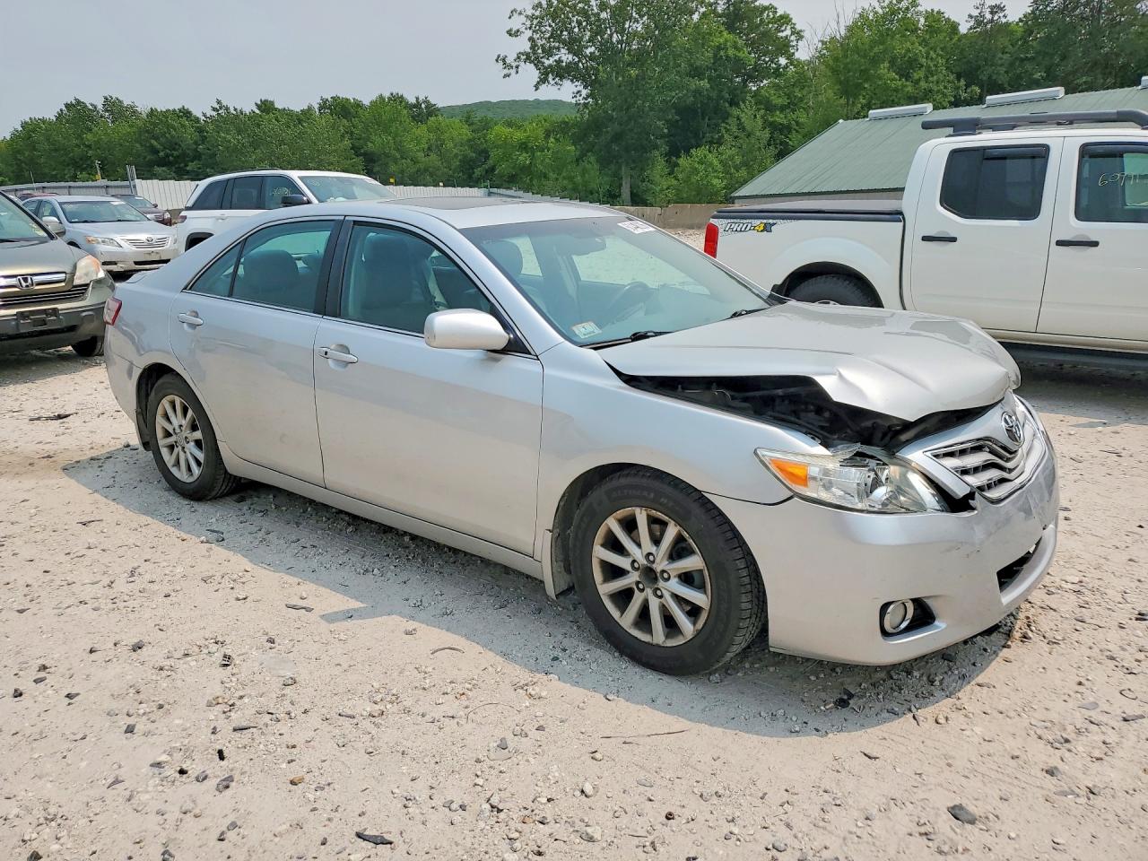 2011 TOYOTA CAMRY