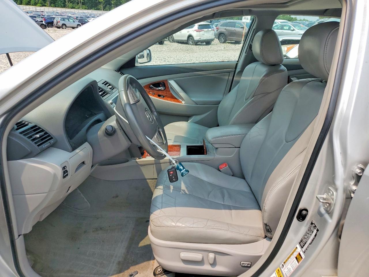 2011 TOYOTA CAMRY