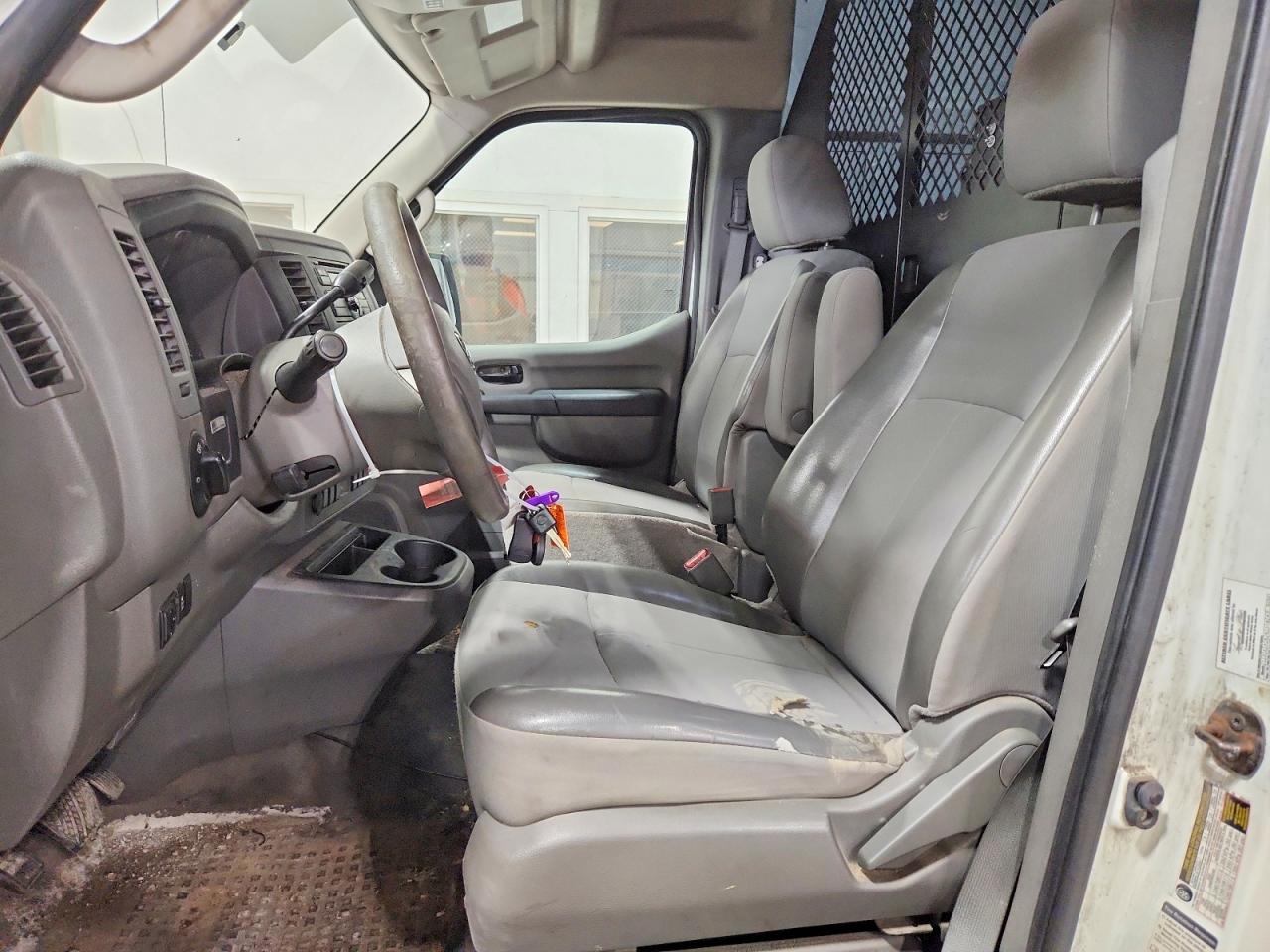 2014 NISSAN NV
