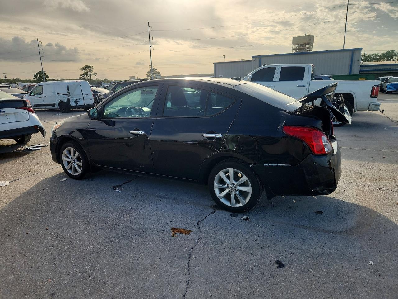 2016 NISSAN VERSA