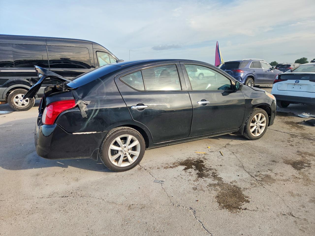 2016 NISSAN VERSA