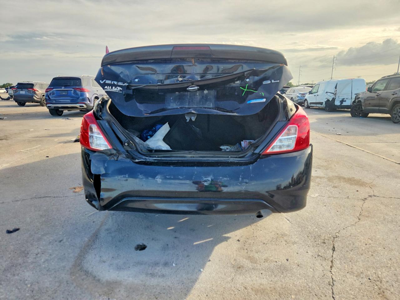 2016 NISSAN VERSA