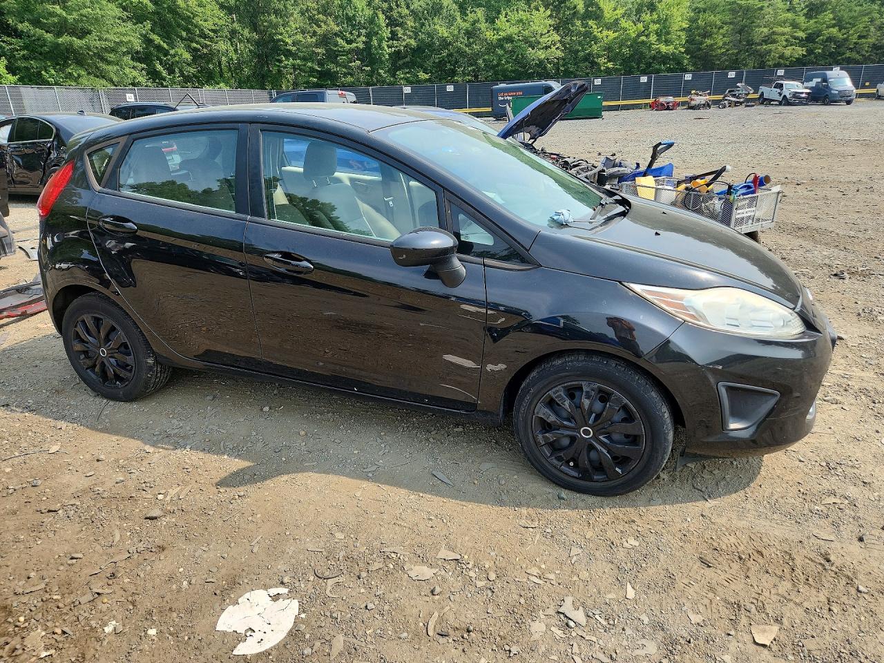 2012 FORD FIESTA