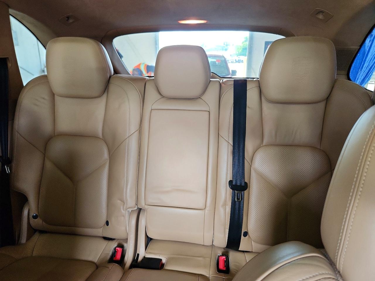 2013 PORSCHE CAYENNE