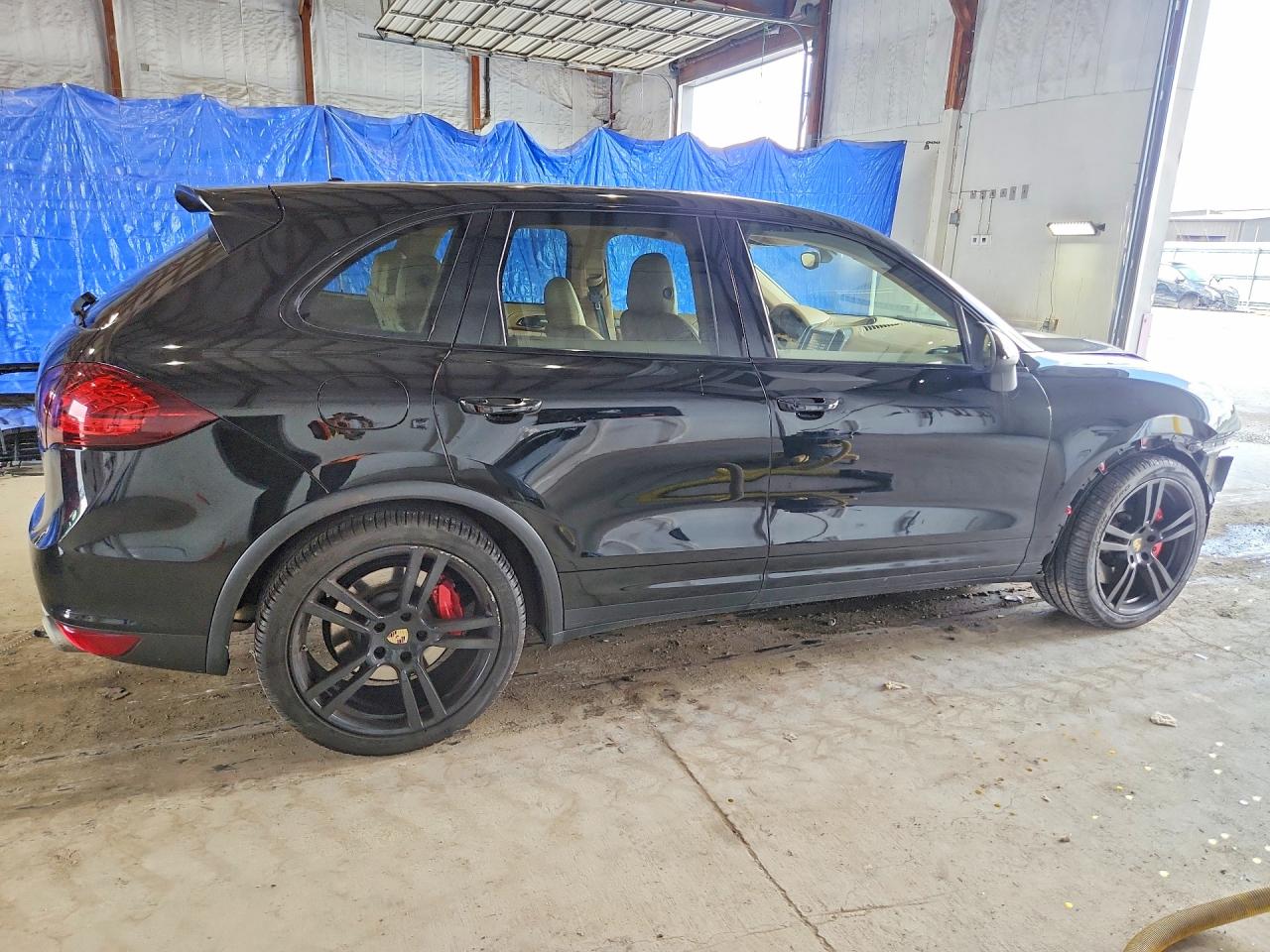 2013 PORSCHE CAYENNE