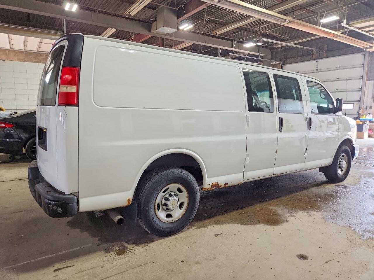 2012 CHEVROLET EXPRESS