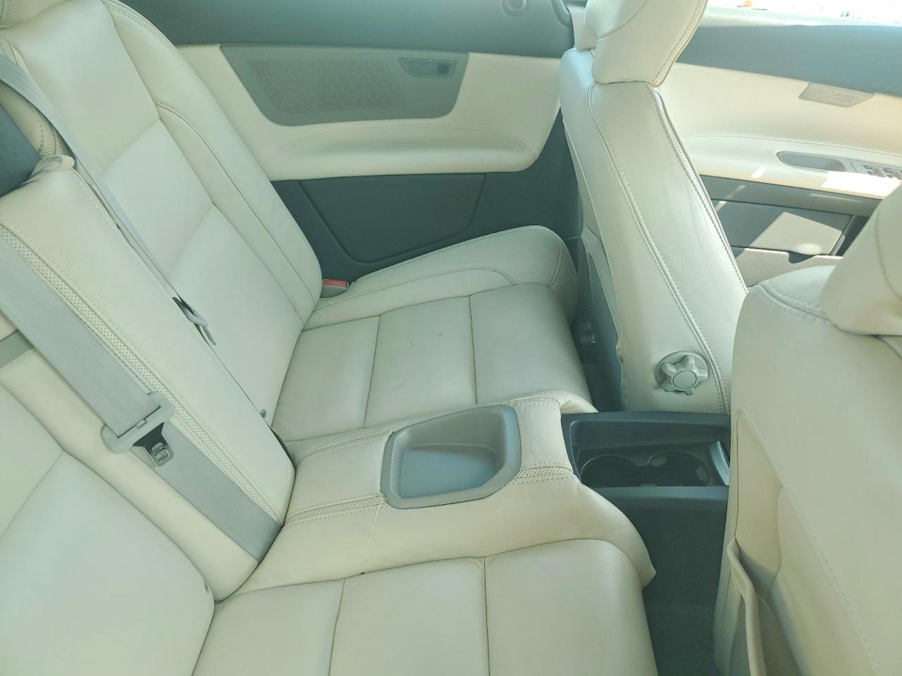 2013 VOLVO C70