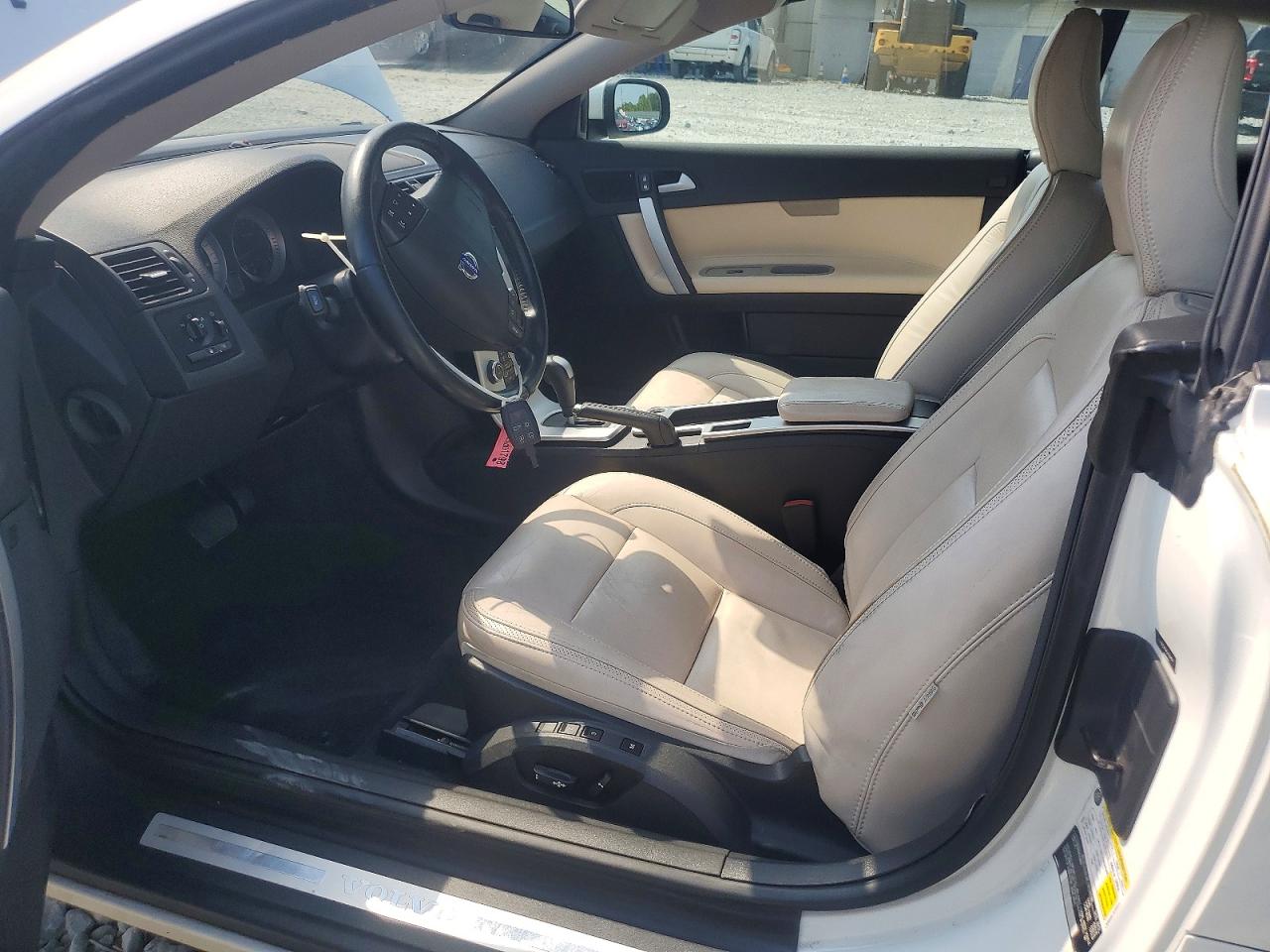 2013 VOLVO C70