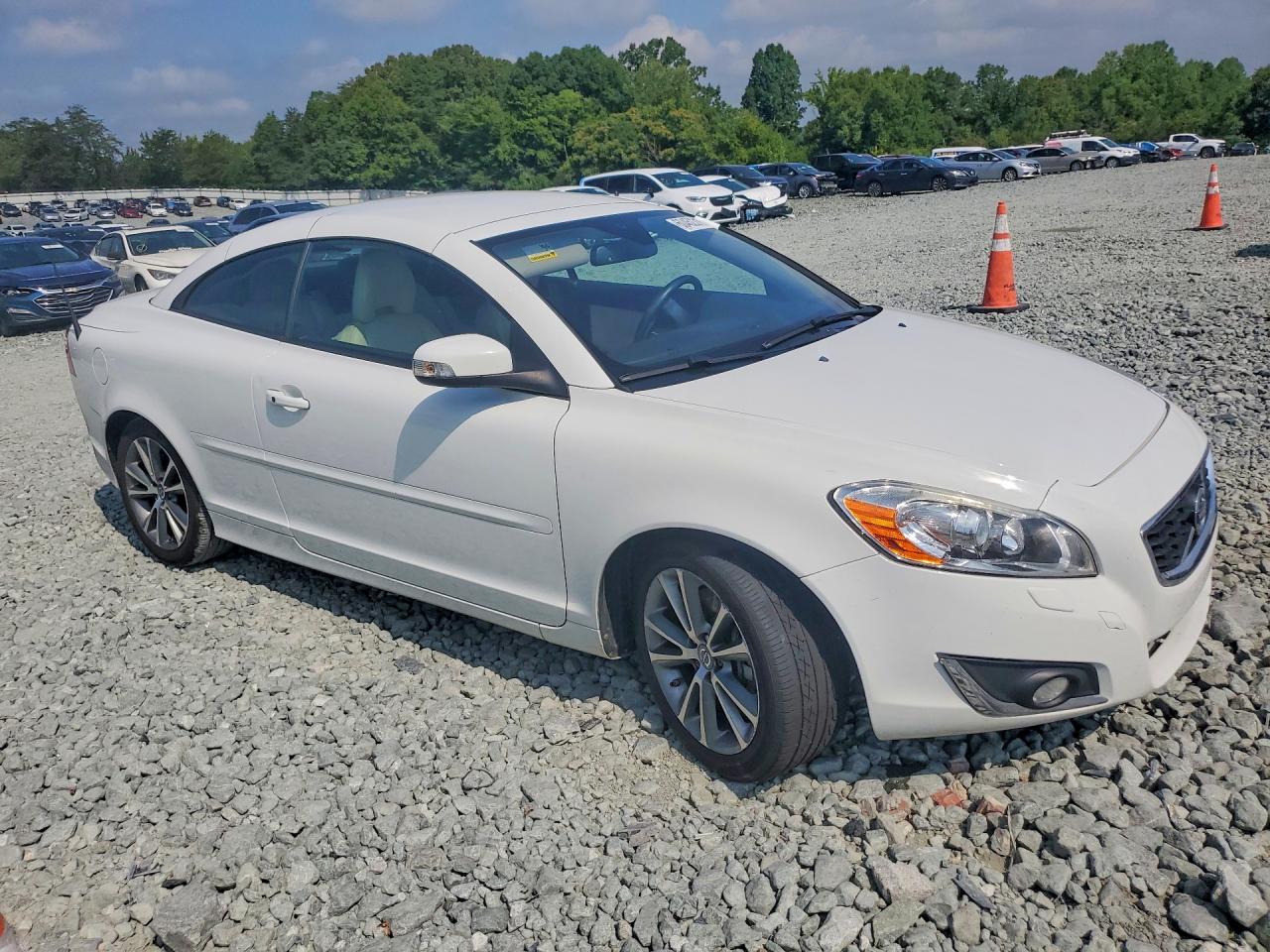 2013 VOLVO C70