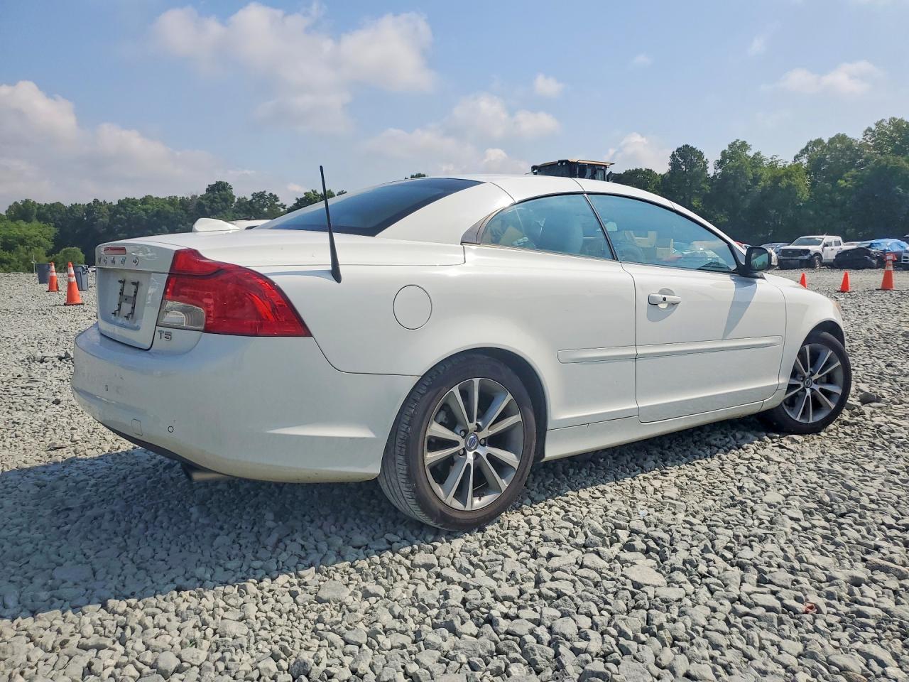 2013 VOLVO C70