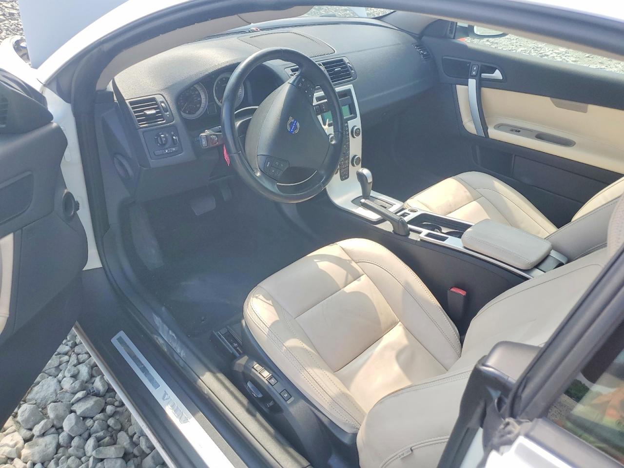 2013 VOLVO C70