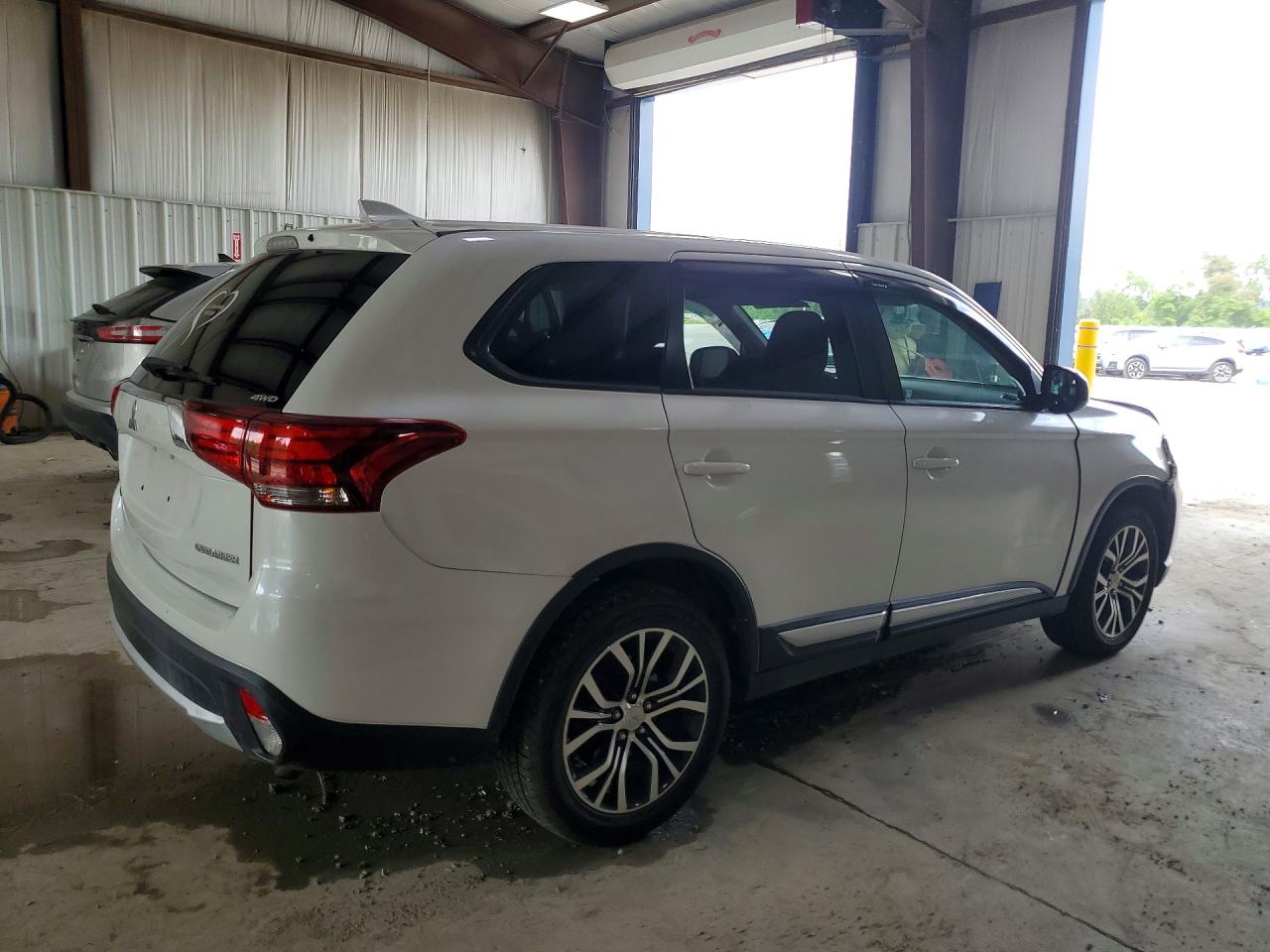 2017 MITSUBISHI OUTLANDER