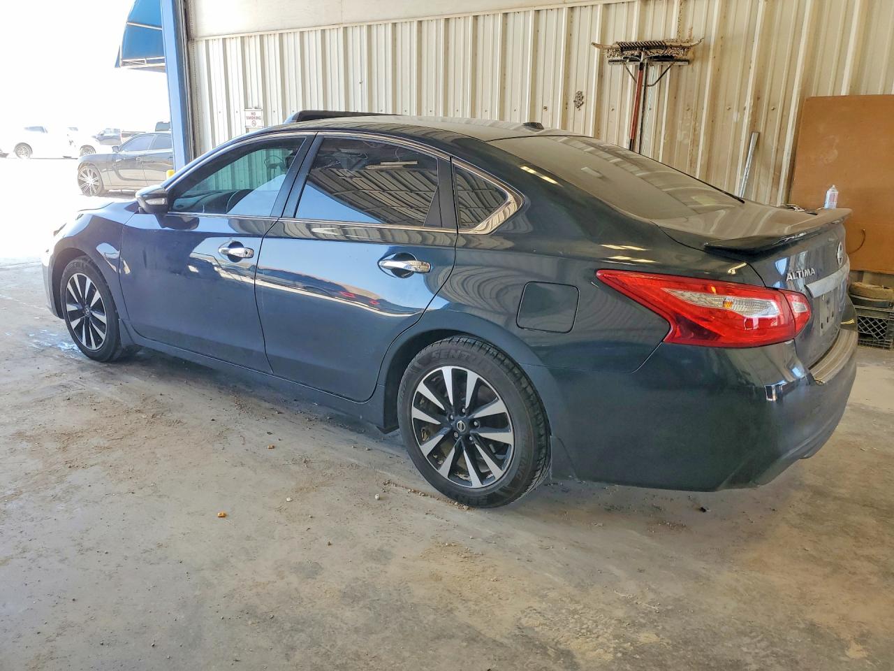 2017 NISSAN ALTIMA