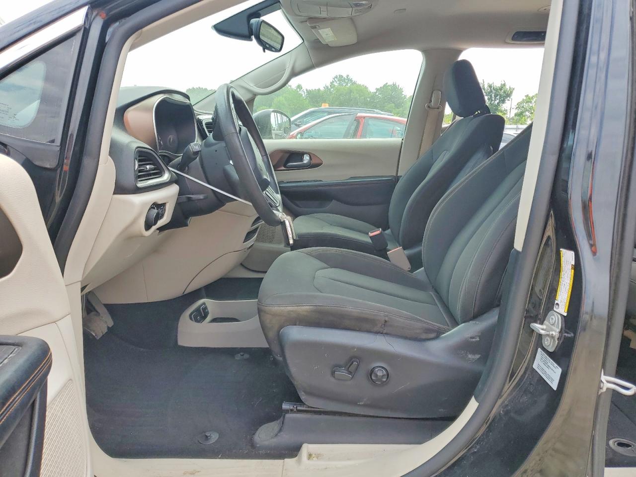 2017 CHRYSLER PACIFICA