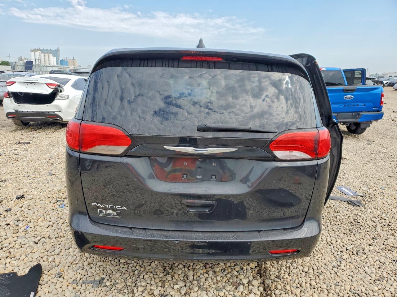2017 CHRYSLER PACIFICA