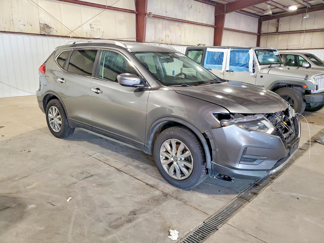 2017 NISSAN ROGUE