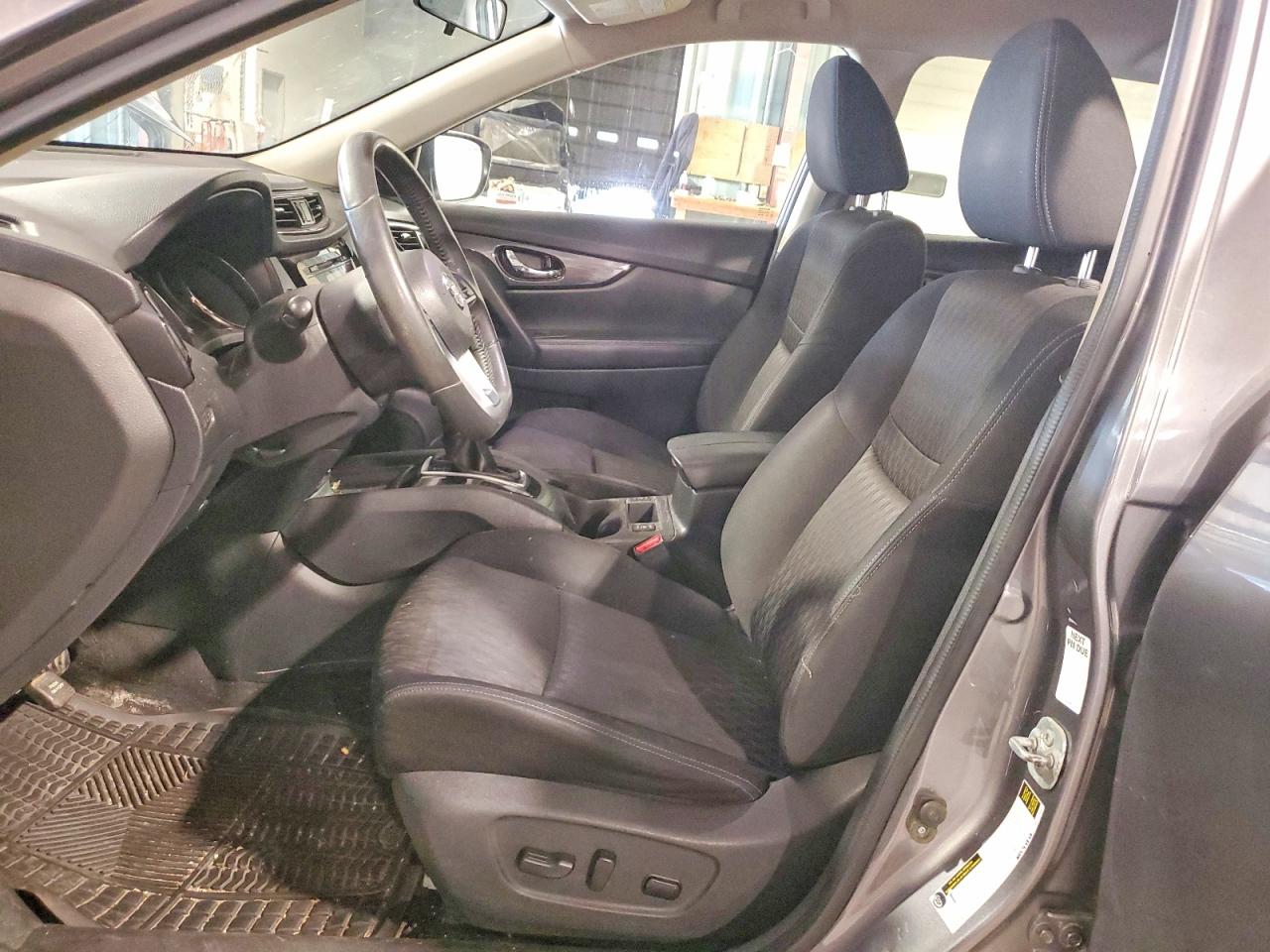 2017 NISSAN ROGUE