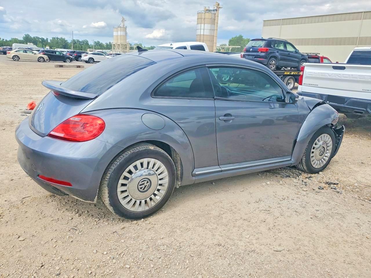 2013 VOLKSWAGEN BEETLE