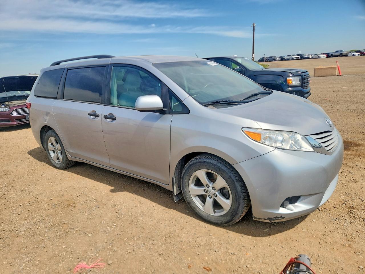 2015 TOYOTA SIENNA