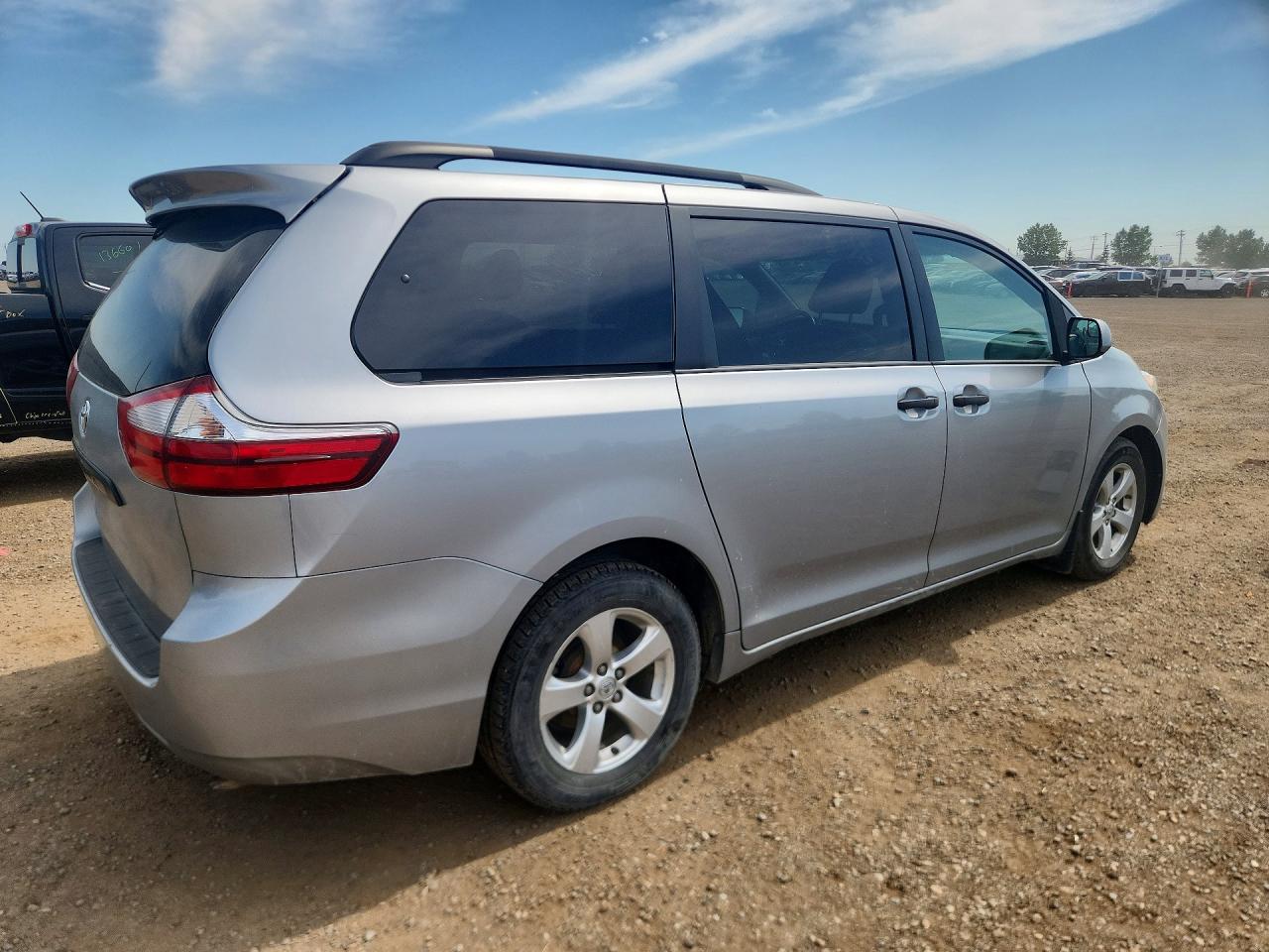 2015 TOYOTA SIENNA