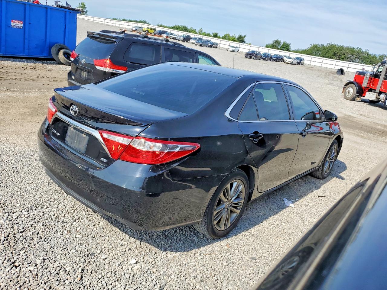 2016 TOYOTA CAMRY