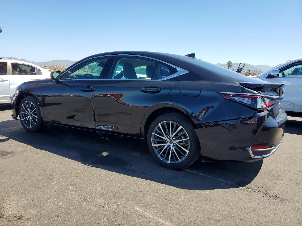 2025 LEXUS ES300