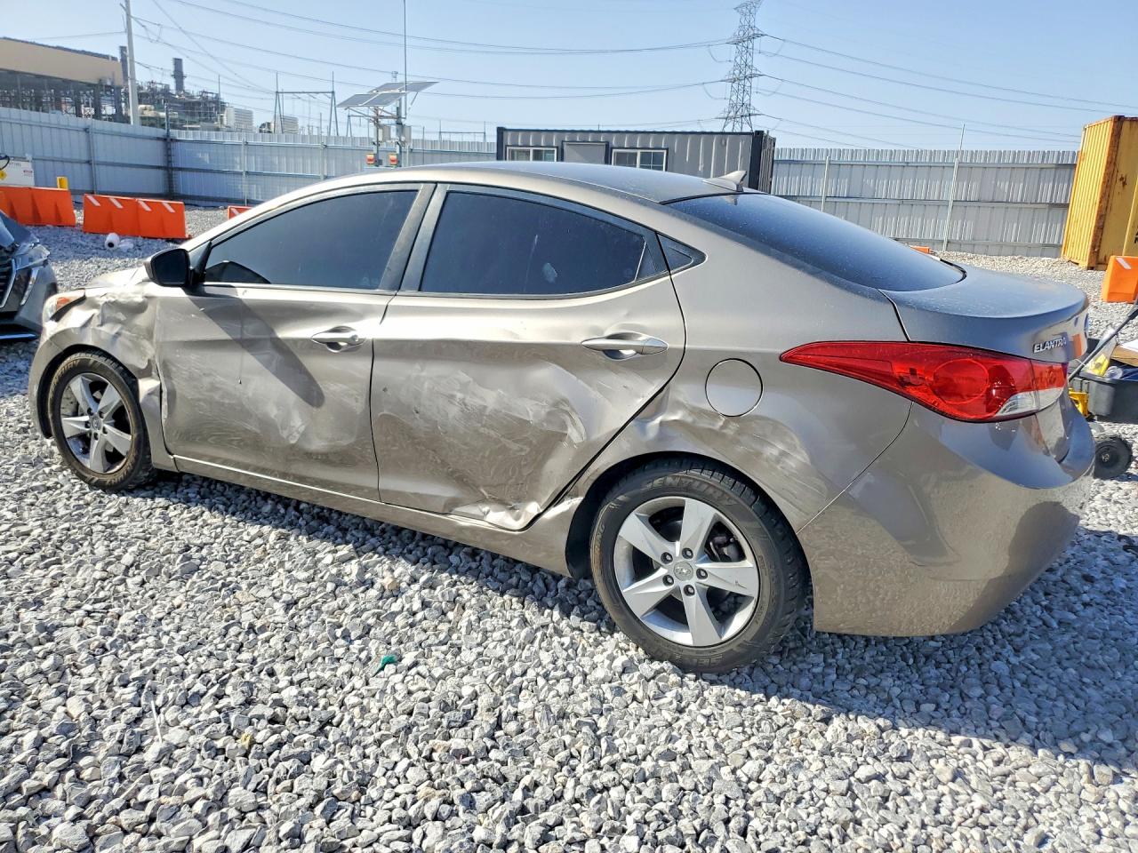 2013 HYUNDAI ELANTRA