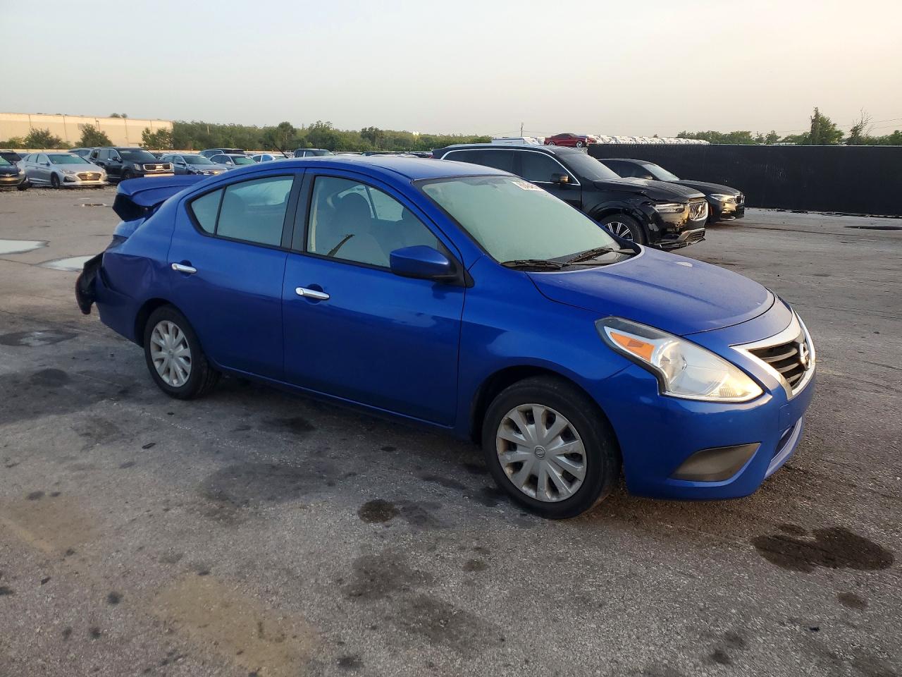 2017 NISSAN VERSA