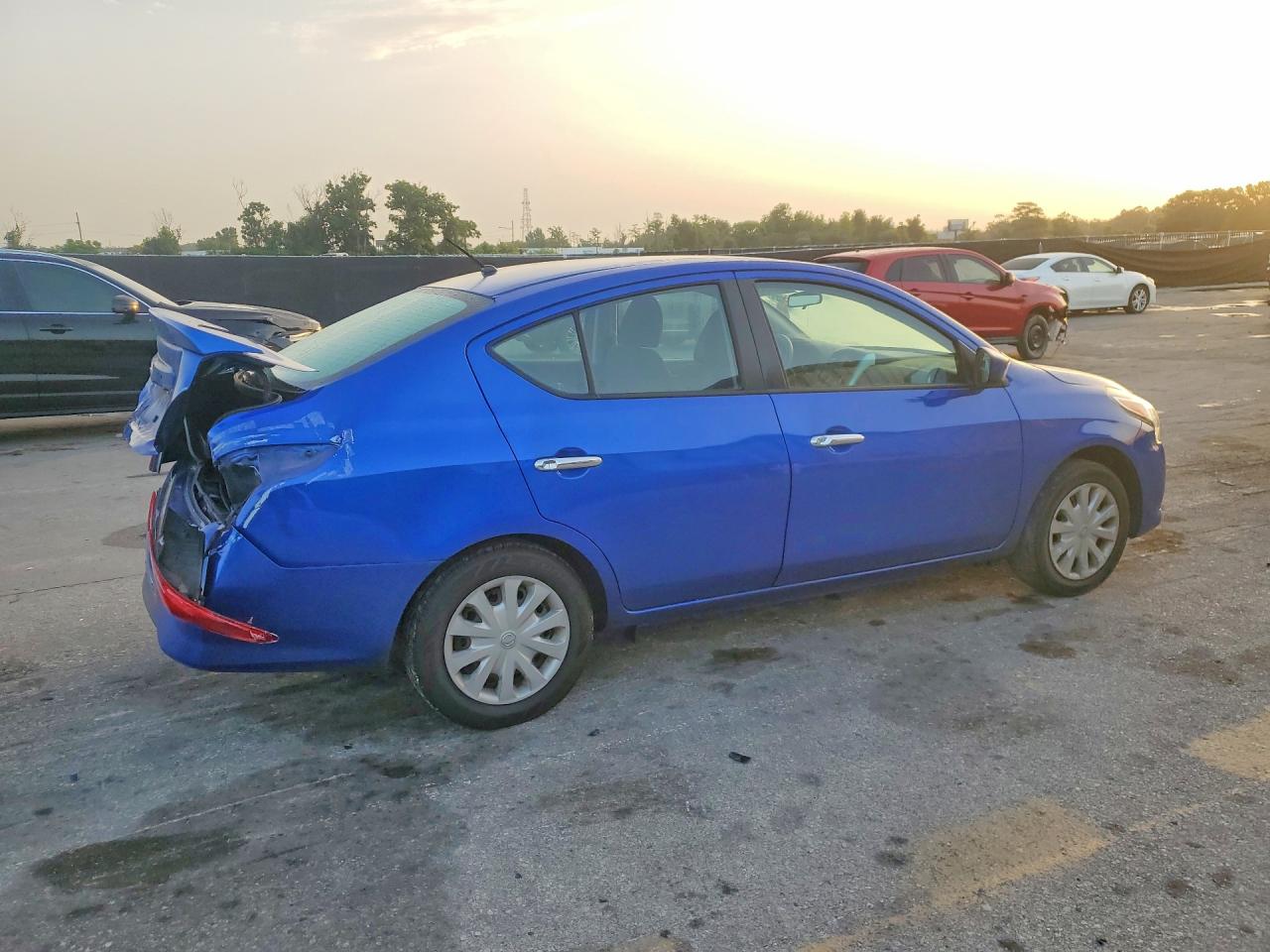 2017 NISSAN VERSA