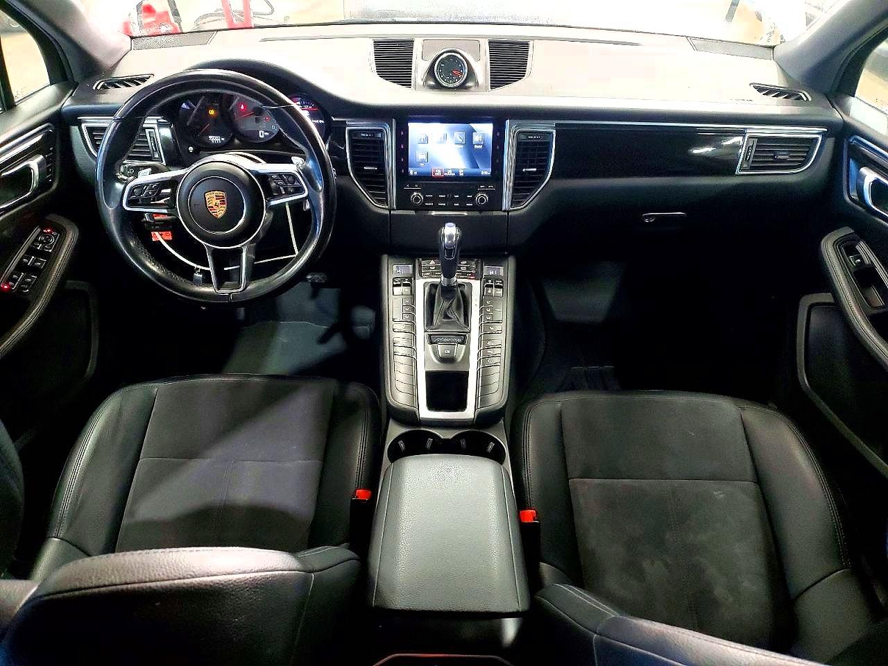 2017 PORSCHE MACAN