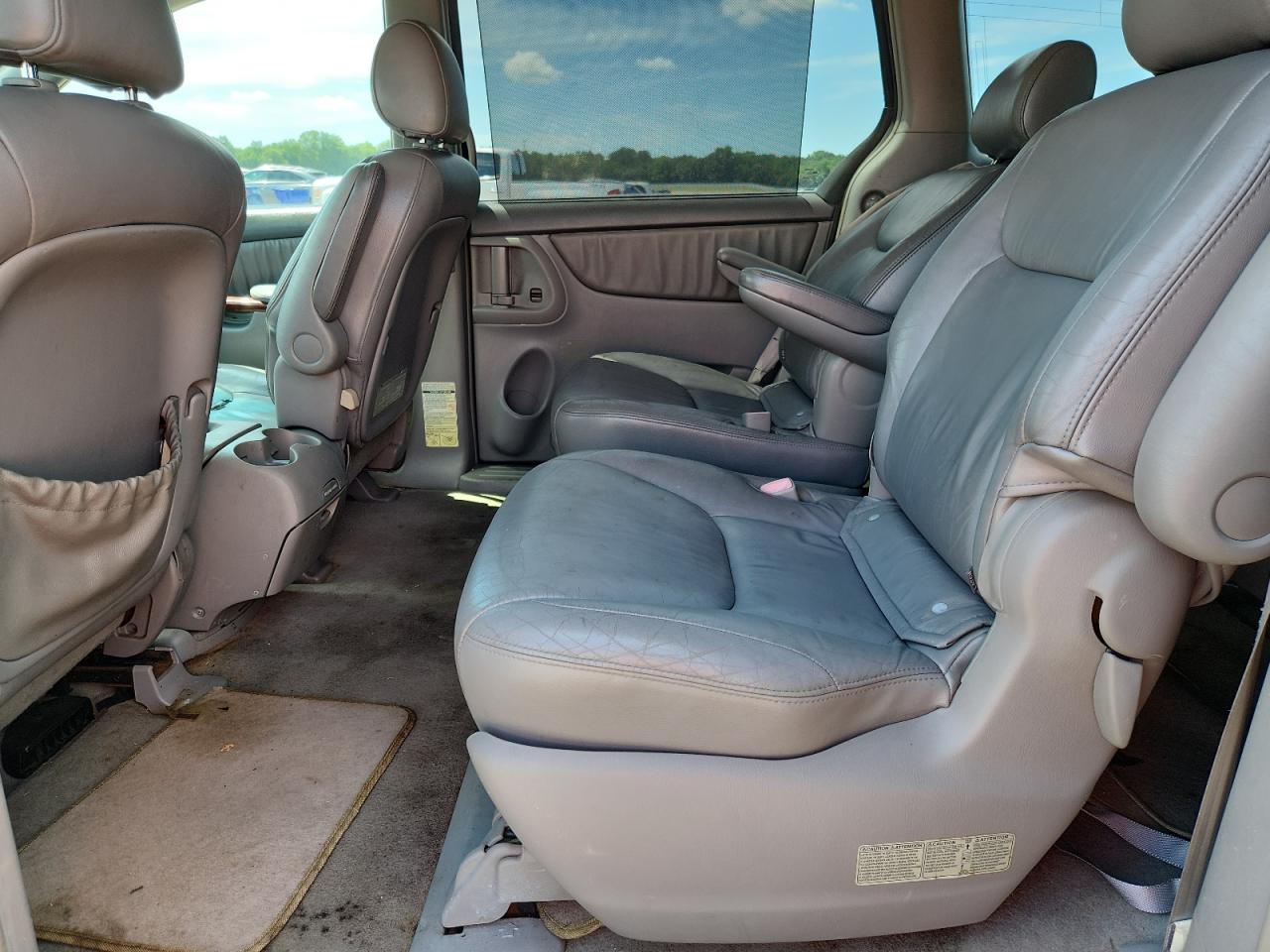 2004 TOYOTA SIENNA