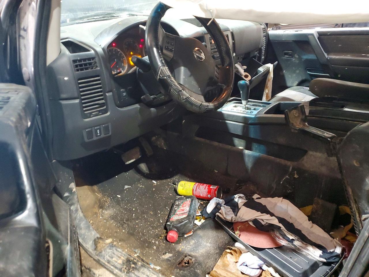 2011 NISSAN TITAN