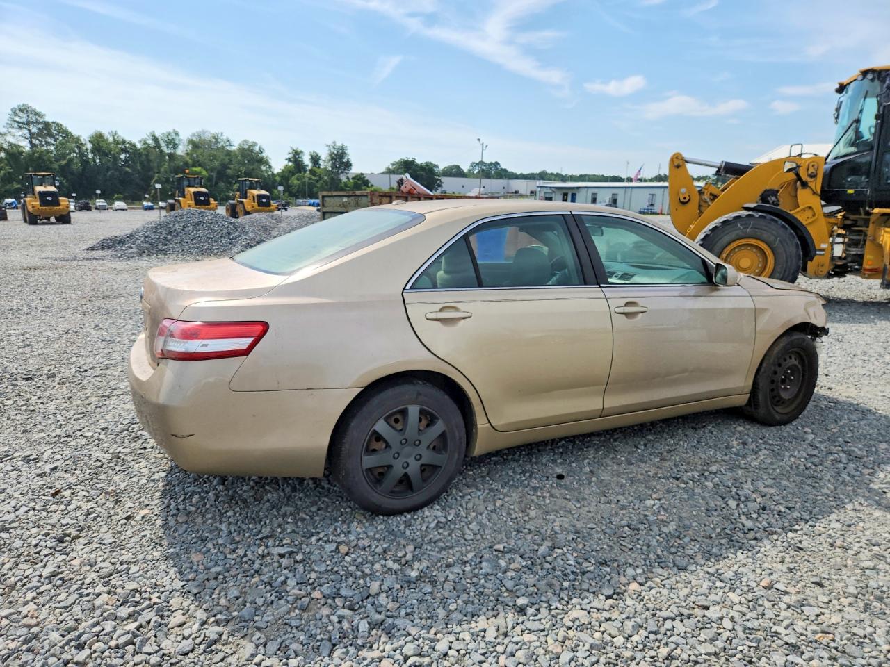 2011 TOYOTA CAMRY