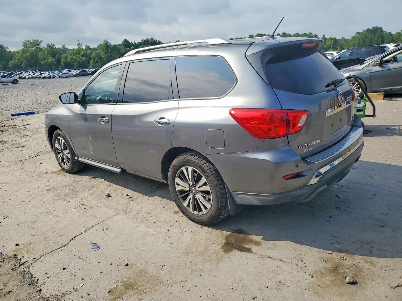 2017 NISSAN PATHFINDER