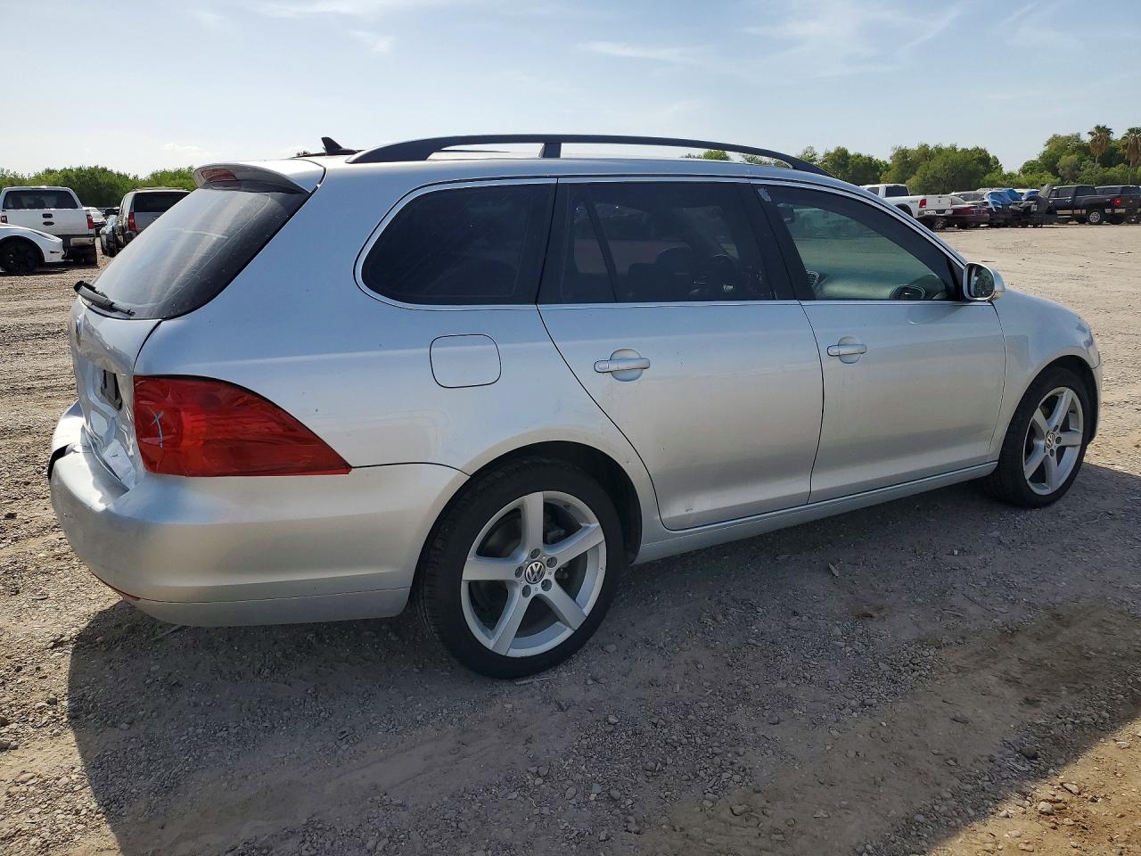2010 VOLKSWAGEN JETTA