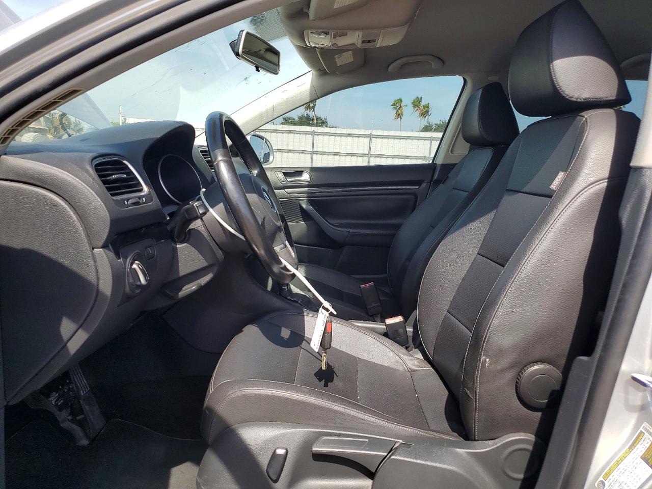 2010 VOLKSWAGEN JETTA