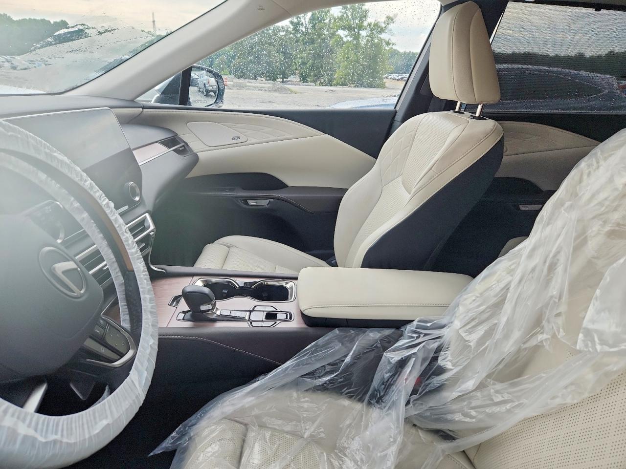 2025 LEXUS 
