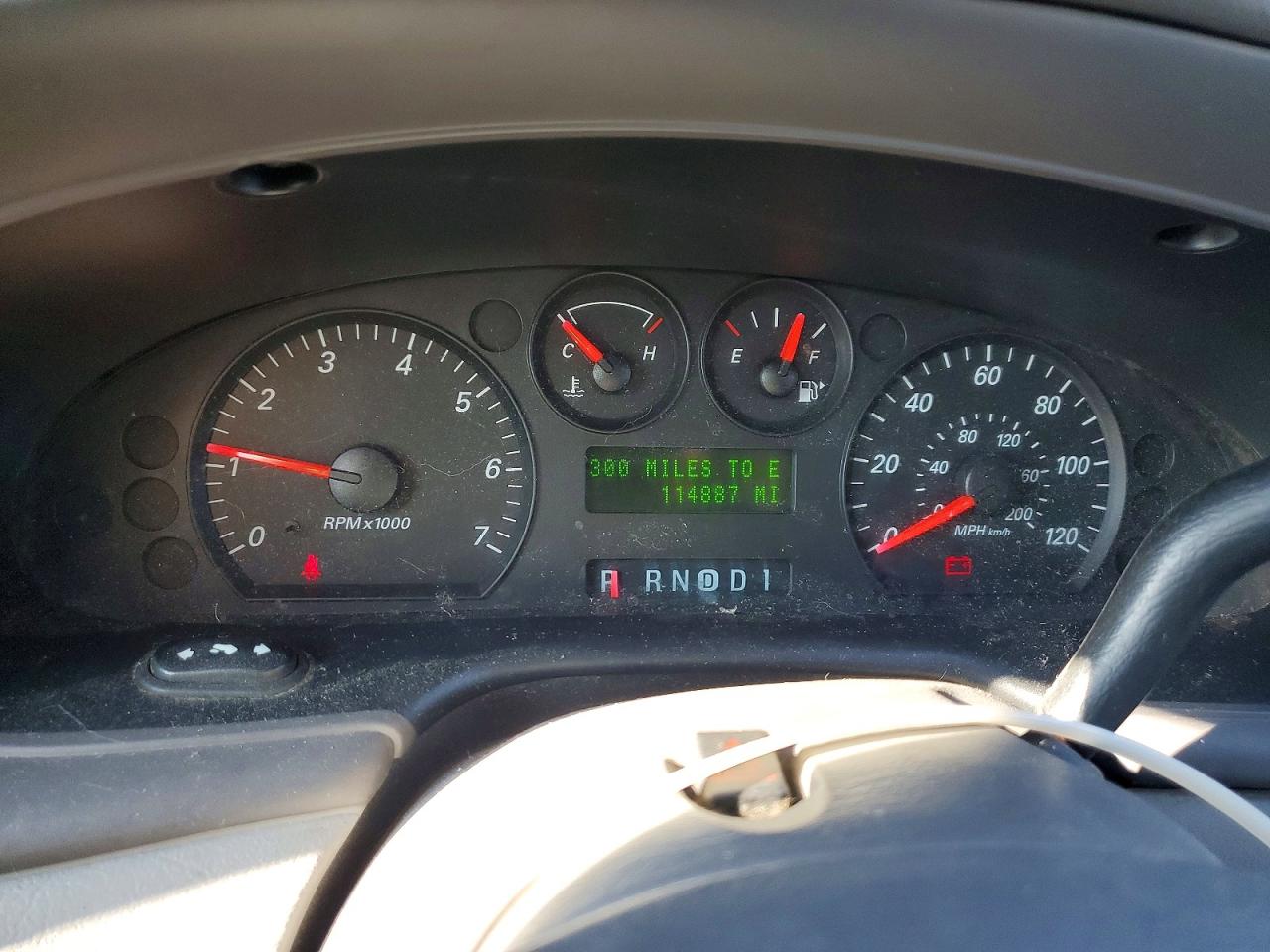 2004 FORD TAURUS