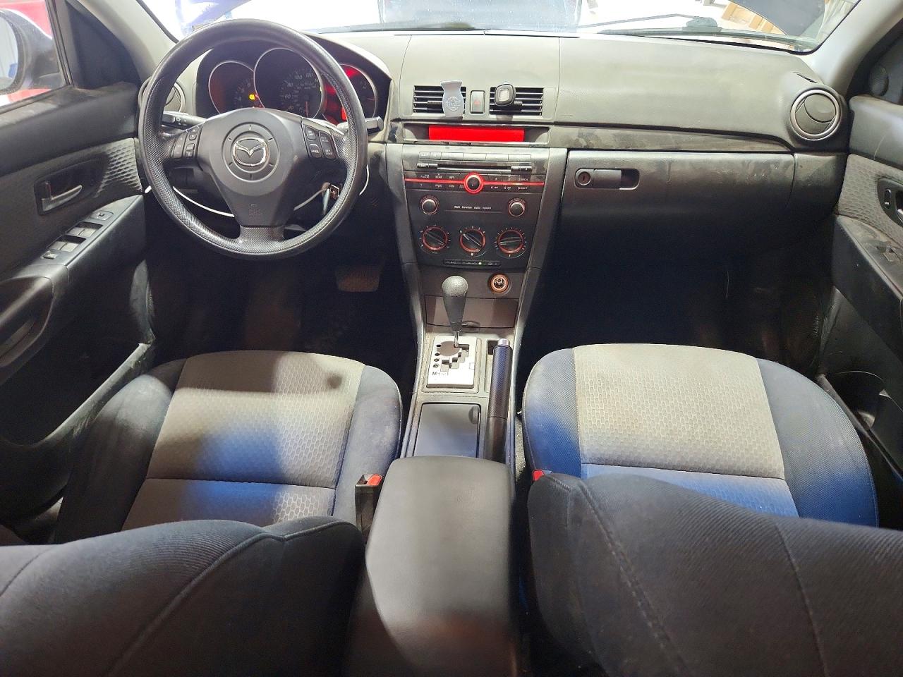 2006 MAZDA 3