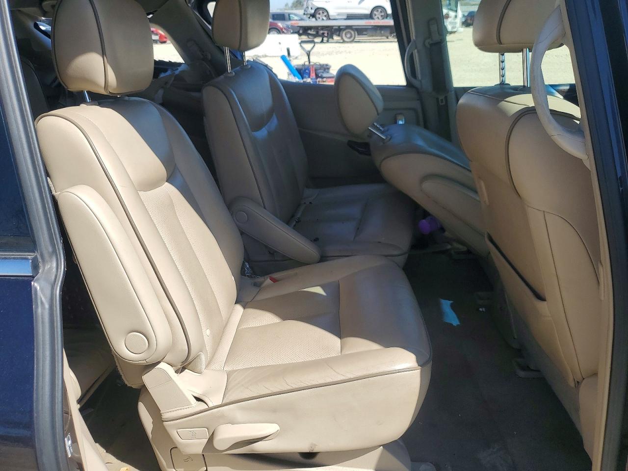 2011 NISSAN QUEST