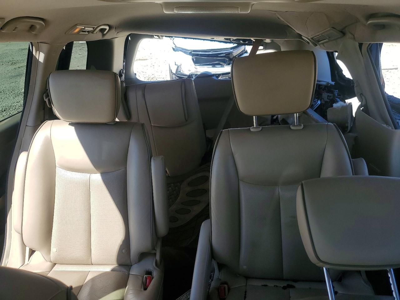 2011 NISSAN QUEST