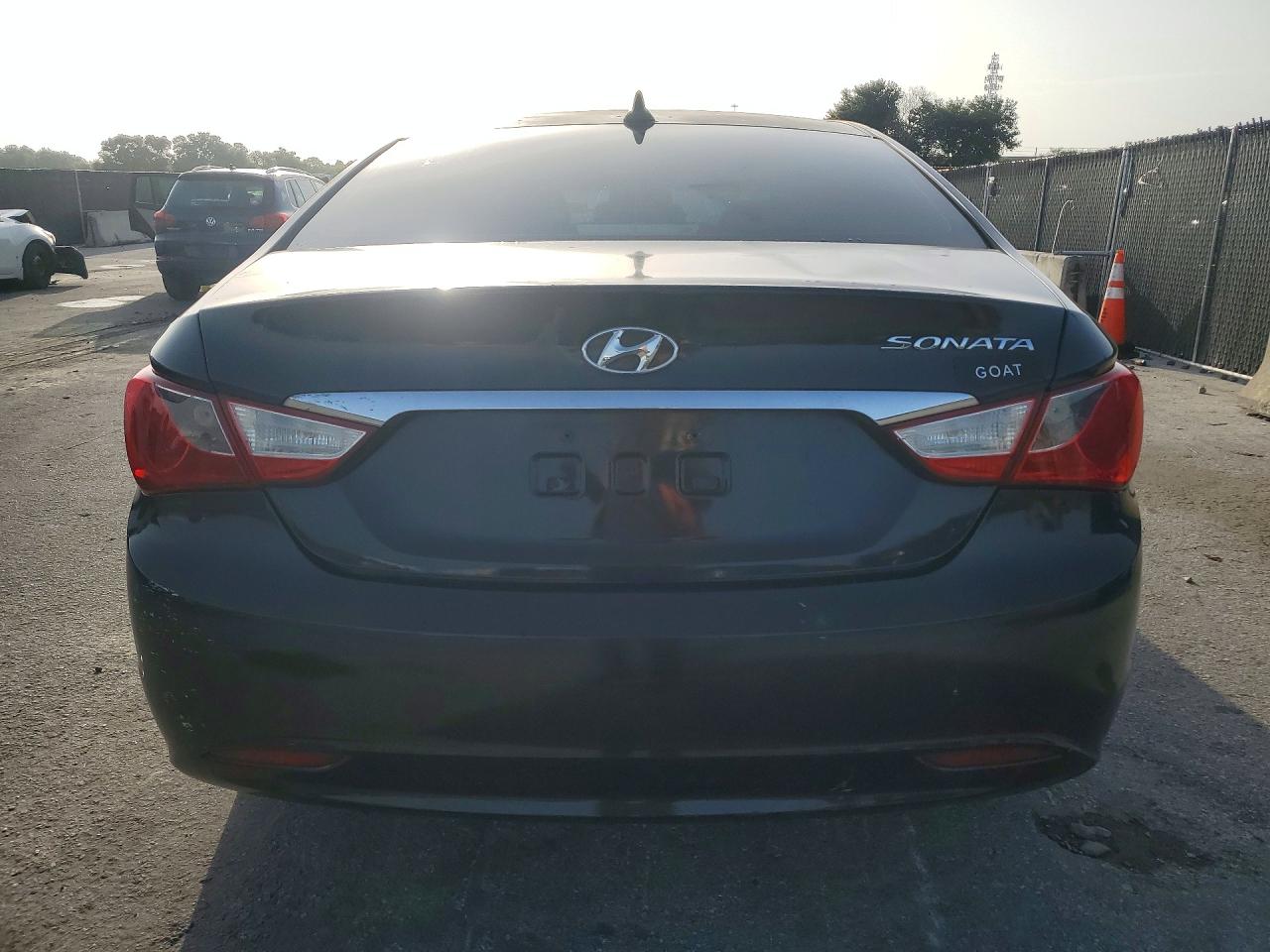 2011 HYUNDAI SONATA