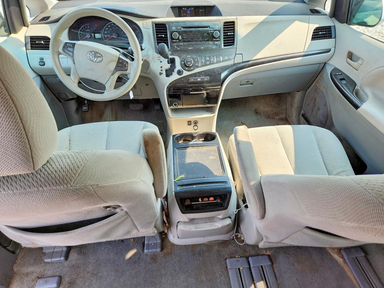 2014 TOYOTA SIENNA