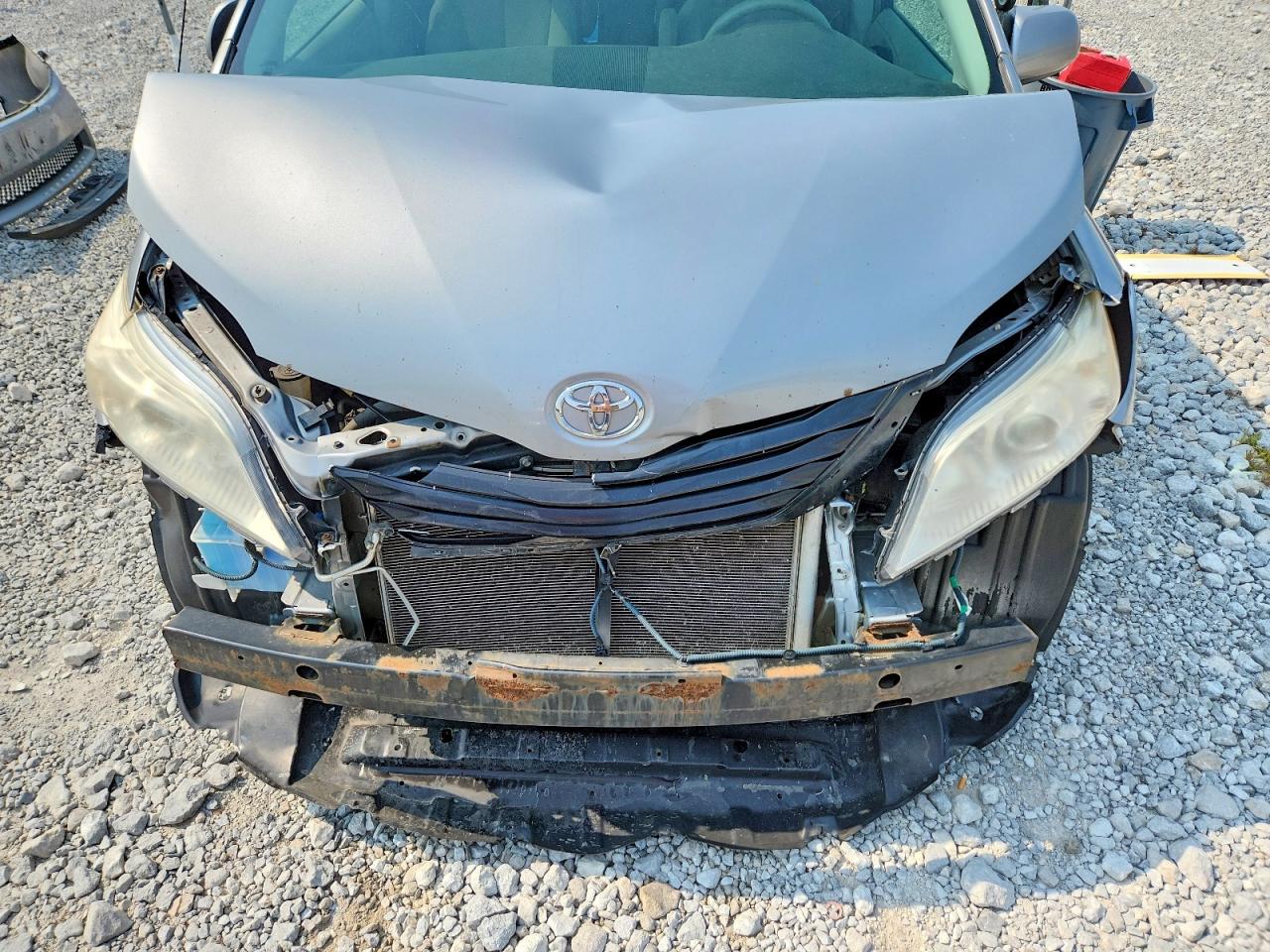 2014 TOYOTA SIENNA