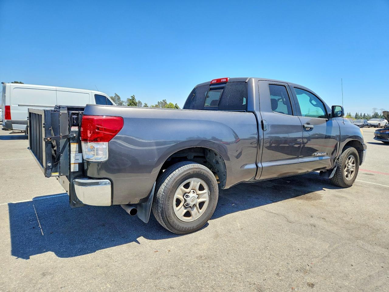 2012 TOYOTA TUNDRA