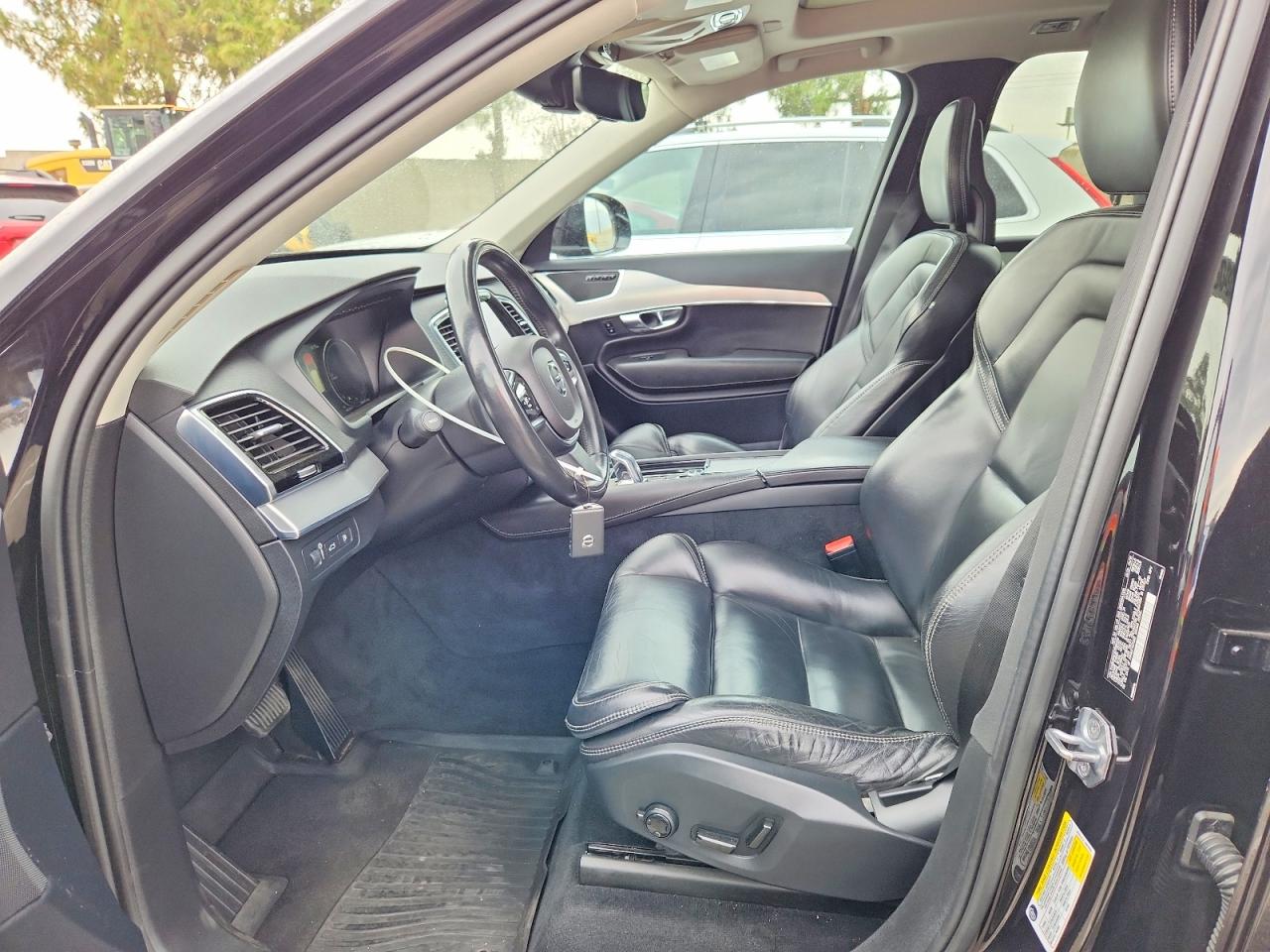 2016 VOLVO XC90