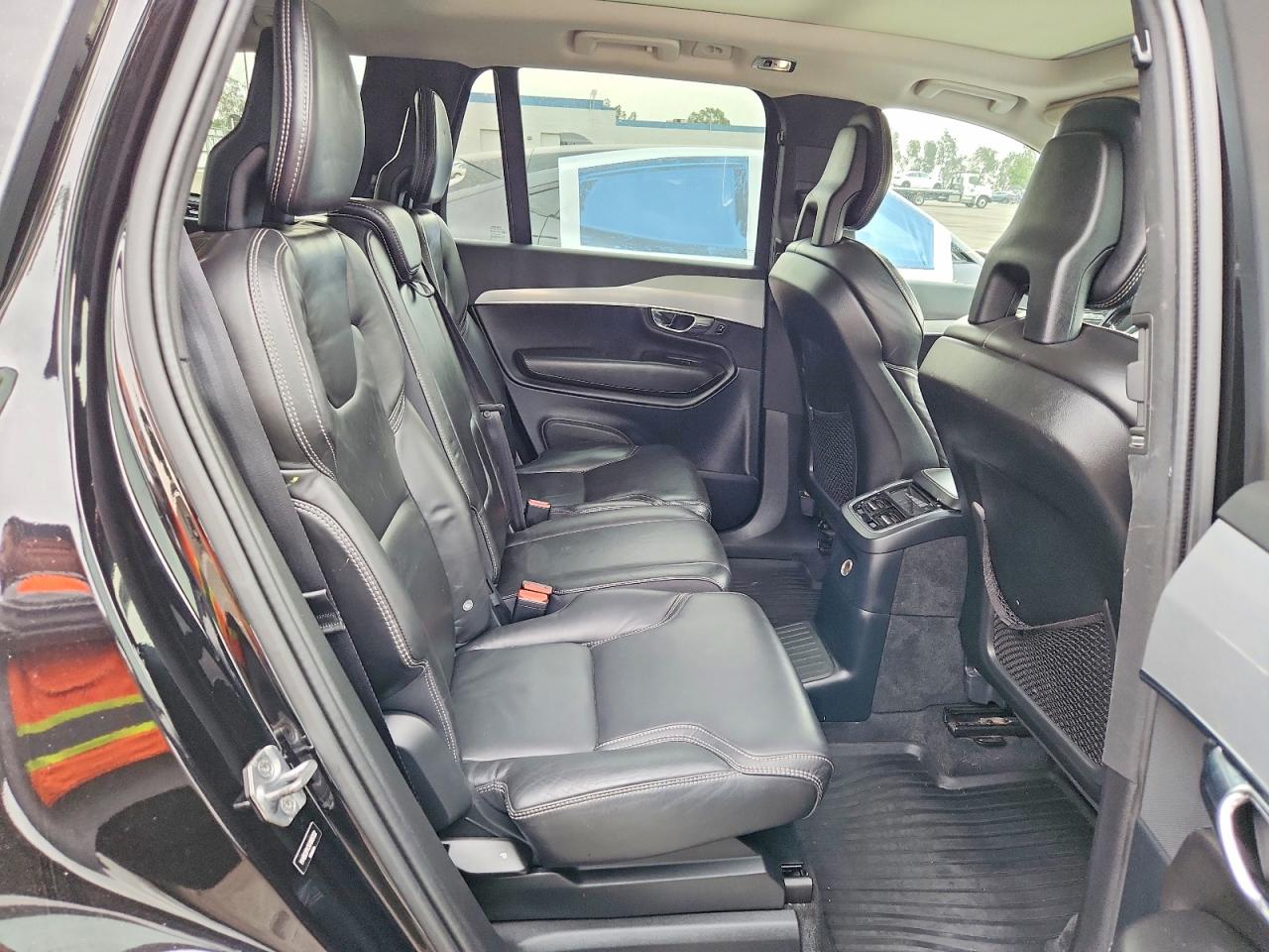 2016 VOLVO XC90