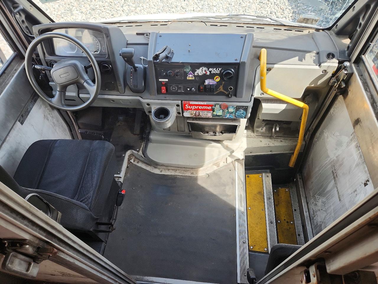 2013 ISUZU NPR