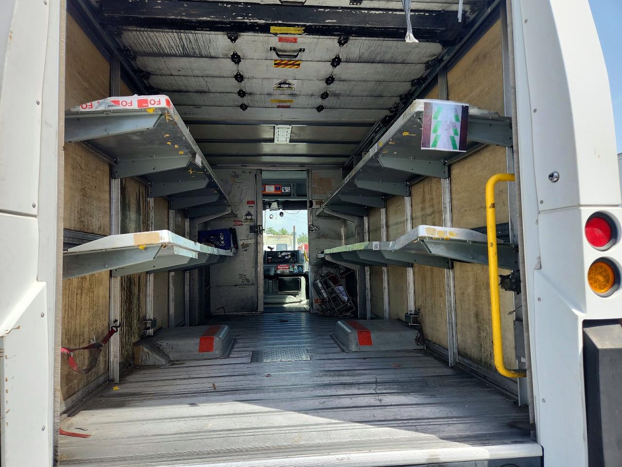 2013 ISUZU NPR